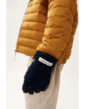 Laden Sie das Bild in den Galerie-Viewer, Handschuhe Demi Pile I Classic Navy/Golden Caramel
